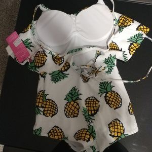 NWOT Youth medium pinapple swimsuit